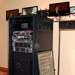 Clarus rack szekrény egy kiállításon Clarus rack szekrény